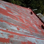 Střecha očištěná tlakovým mytím